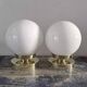 Paire d’appliques globes en opaline blanche