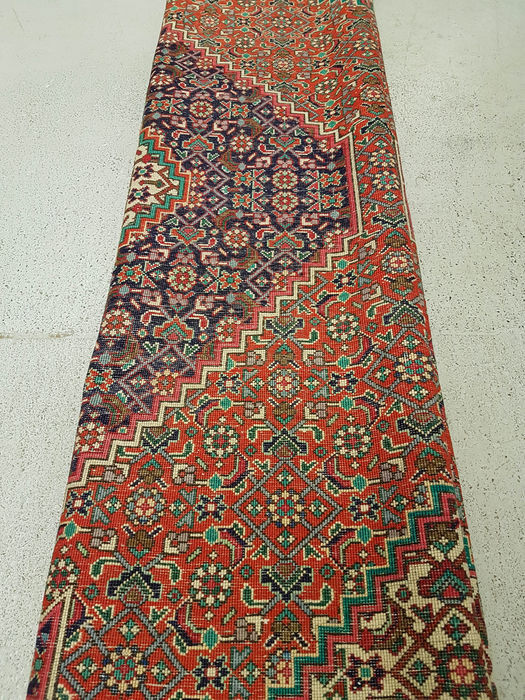 Tapis persan tabriz xxeme siecle 200x295cm