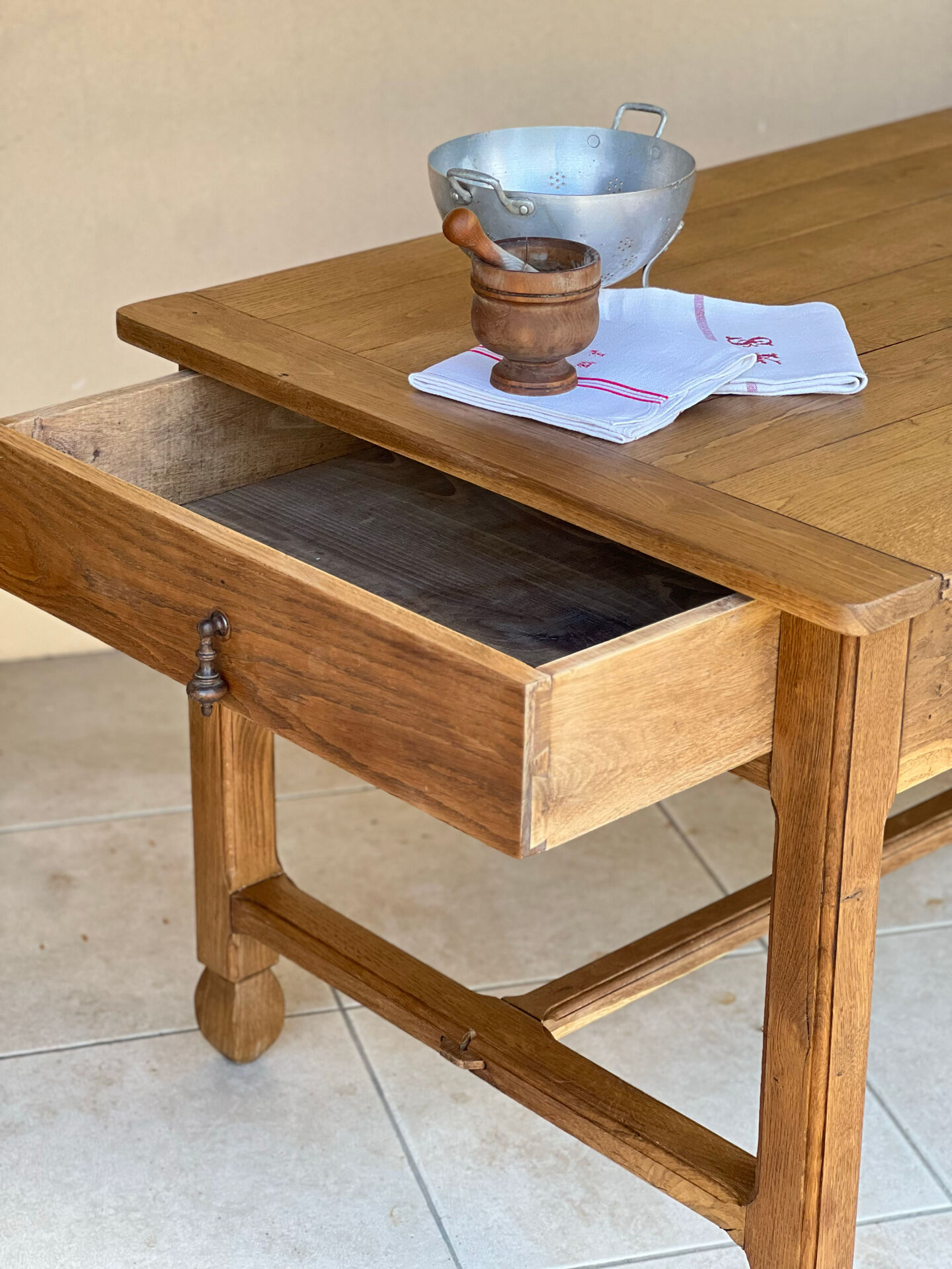 Office table