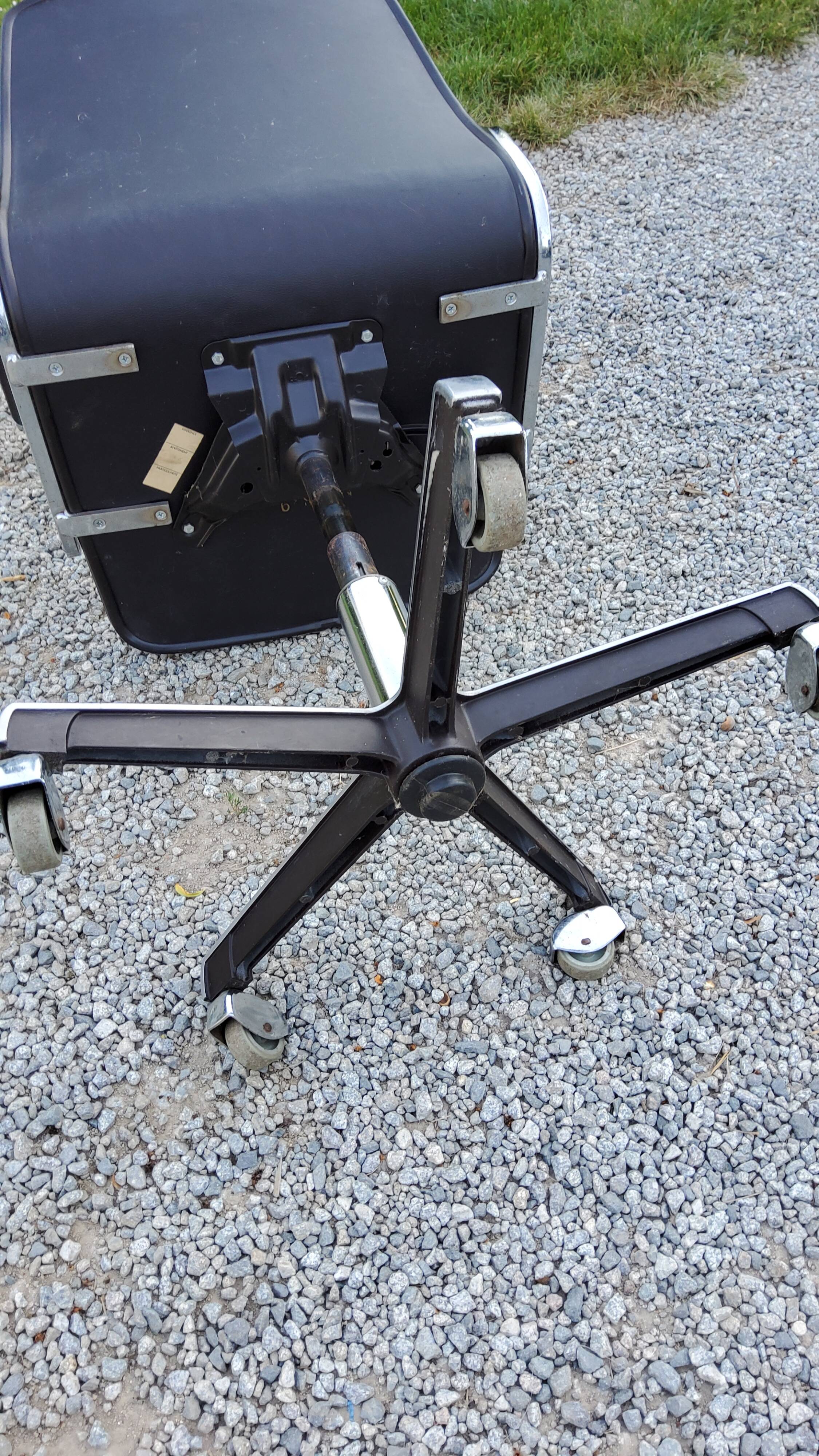 70s swivel office chair and adjustable height