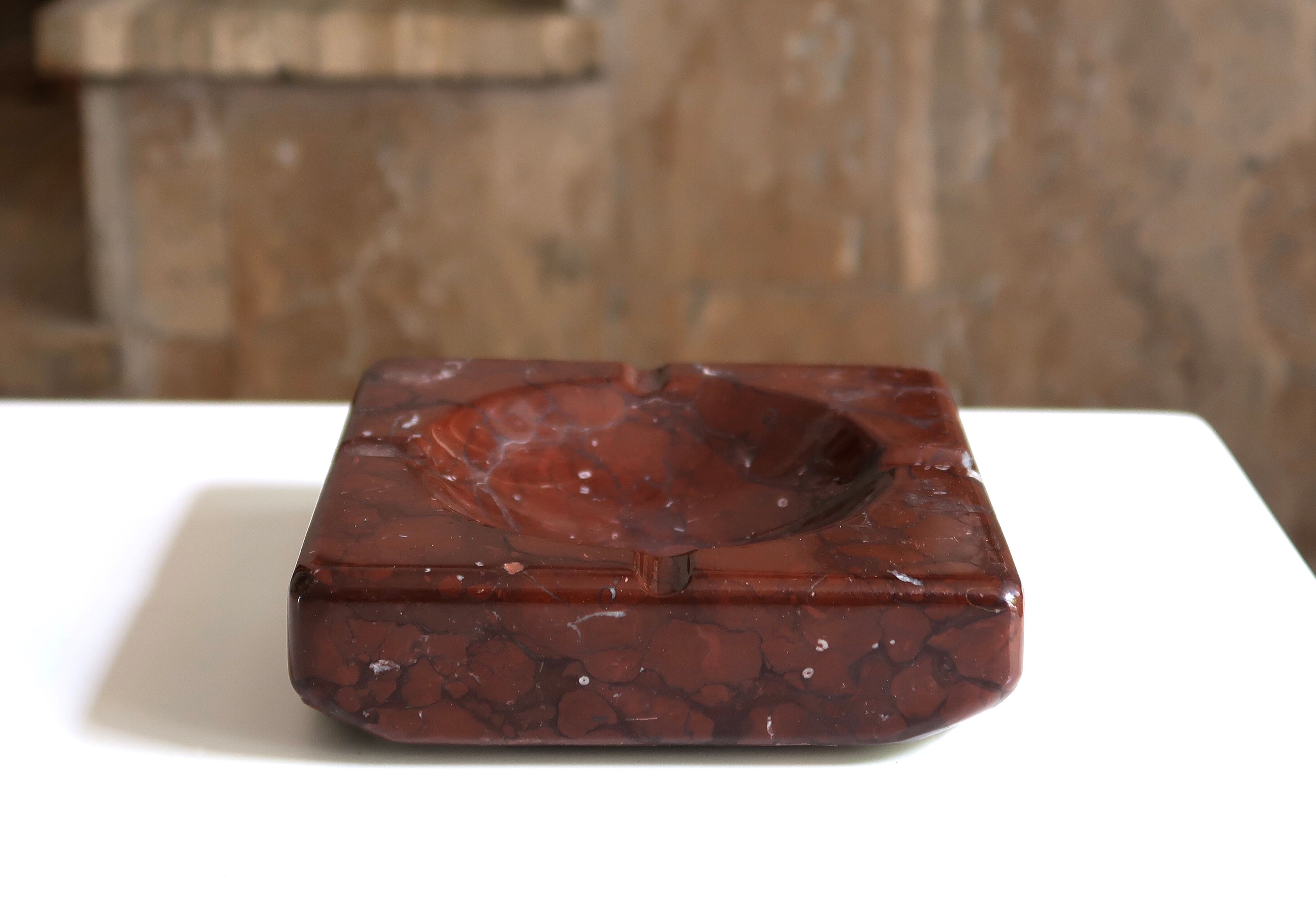 Cendrier bordeaux en marbre années 50