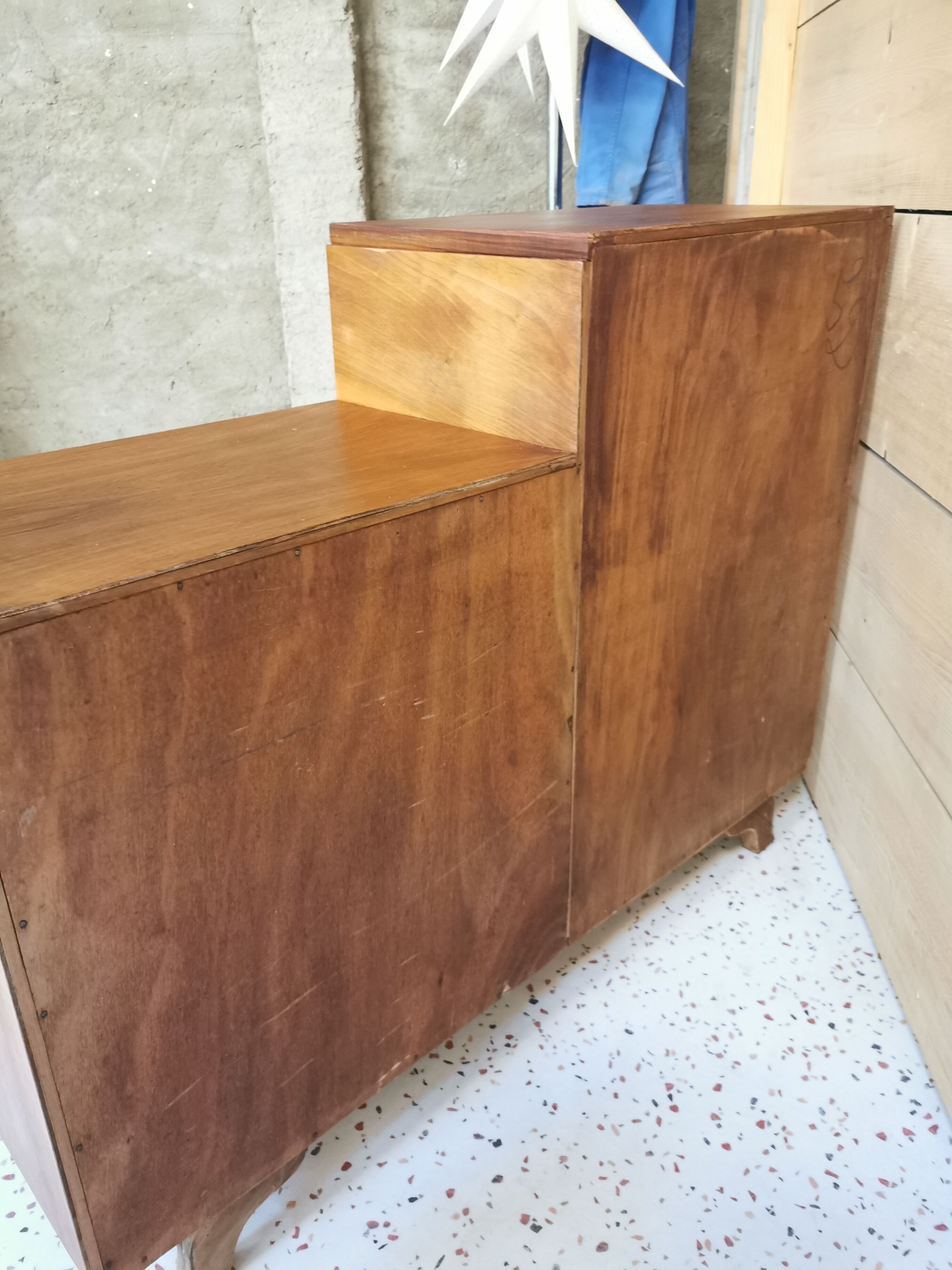 Asymetical chest of drawers