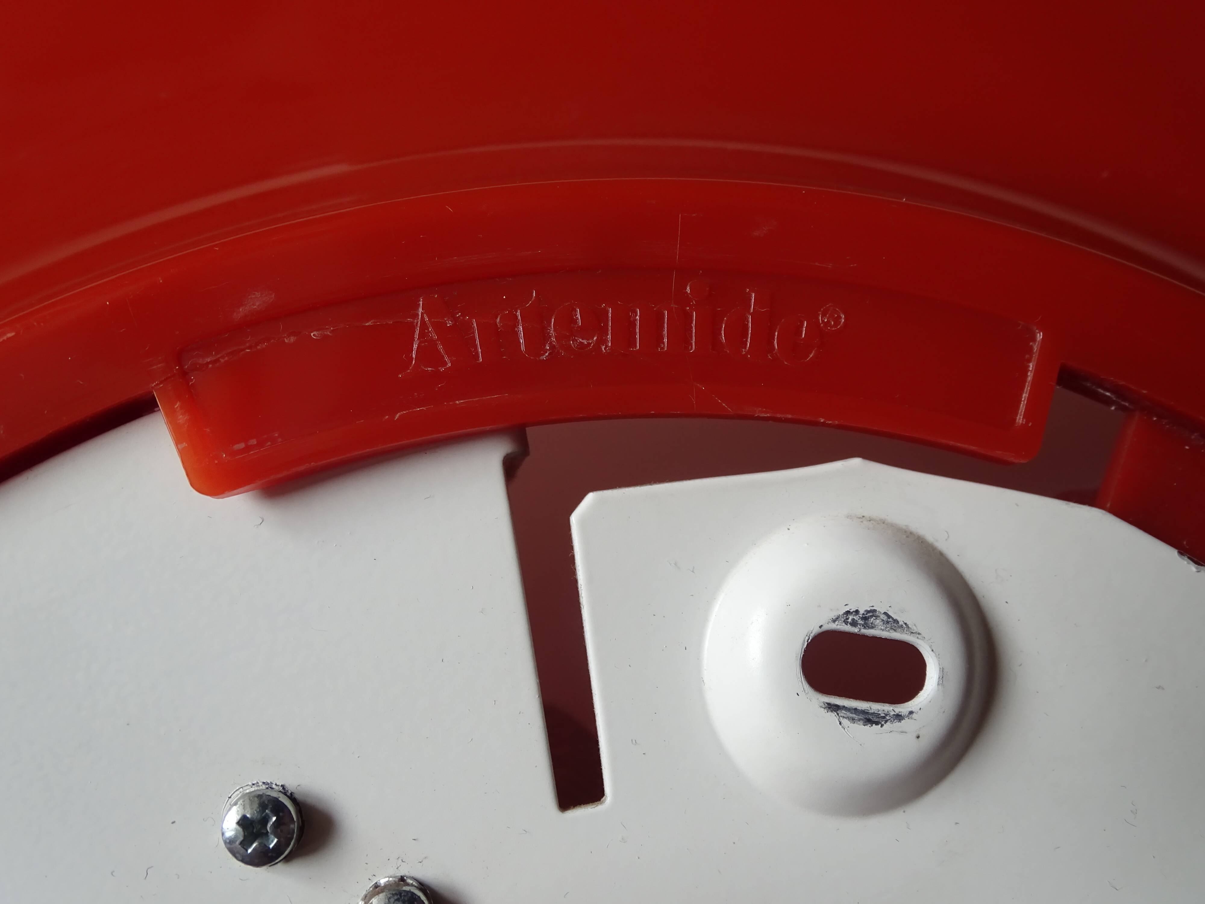 Oval wall lamp design ARTEMIDE 1980 by Patrick Jouin orange/white