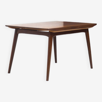 Wébé model ‘Milaan’ teak dining table by Louis van Teeffelen