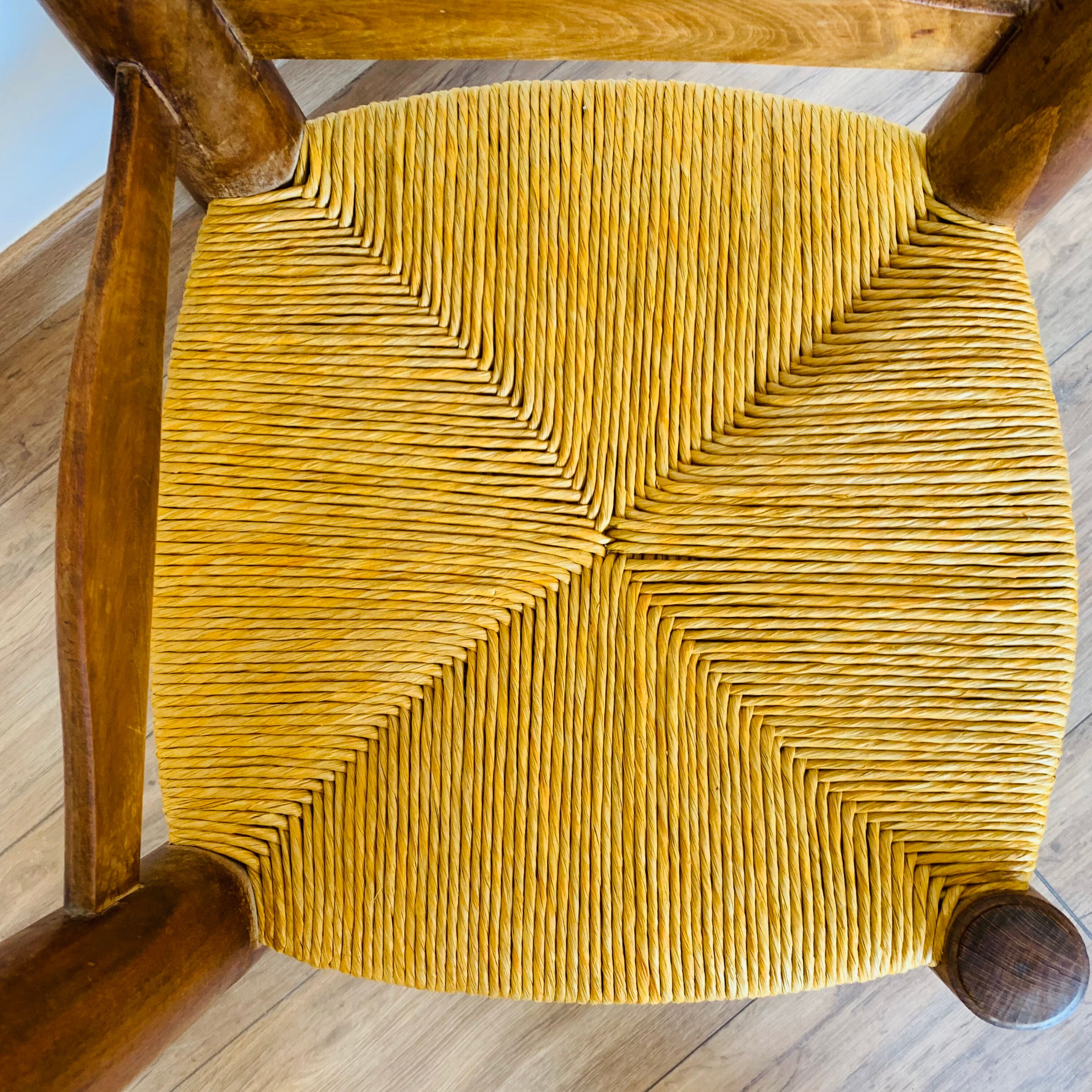 Corner chair wood and straw