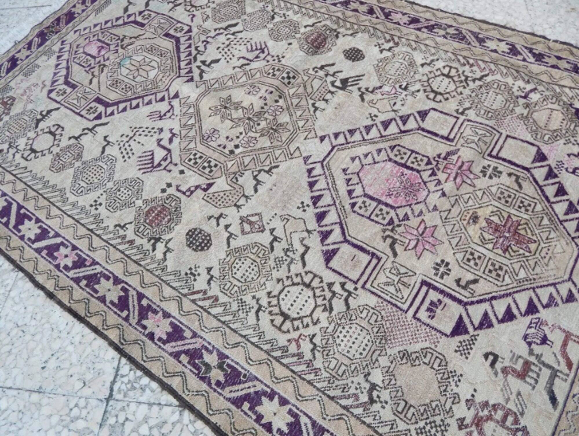 Vintage handmade Turkish rug 119x189 cm