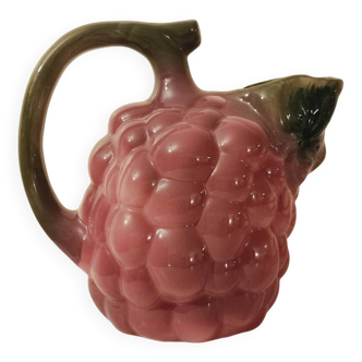 Grape cluster pitcher Barbotine