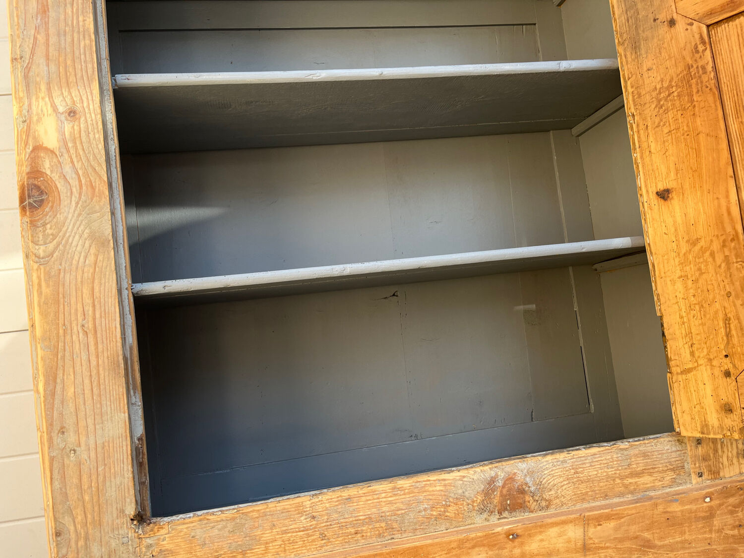 Parisian wardrobe/hosiery