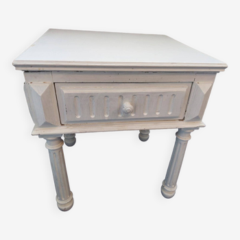 Table basse ou de nuit en bois peinte en blanc avec pieds colonnades et un tiroir