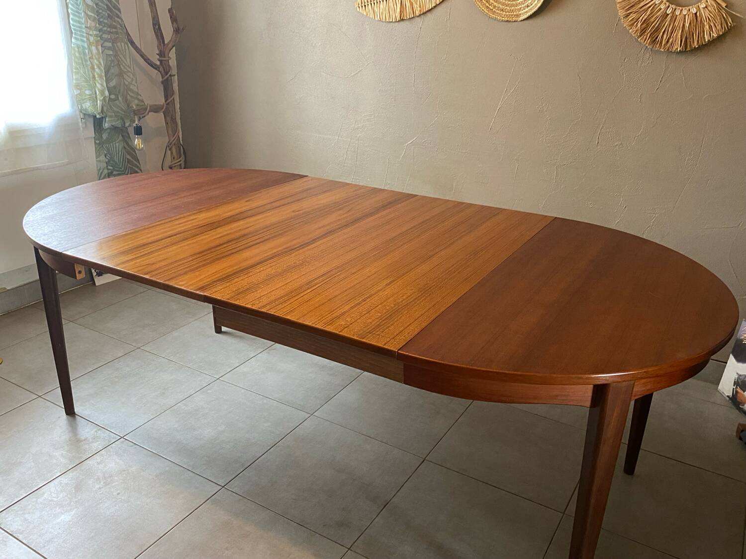 Vintage French house extendable round table (very large when unfolded)