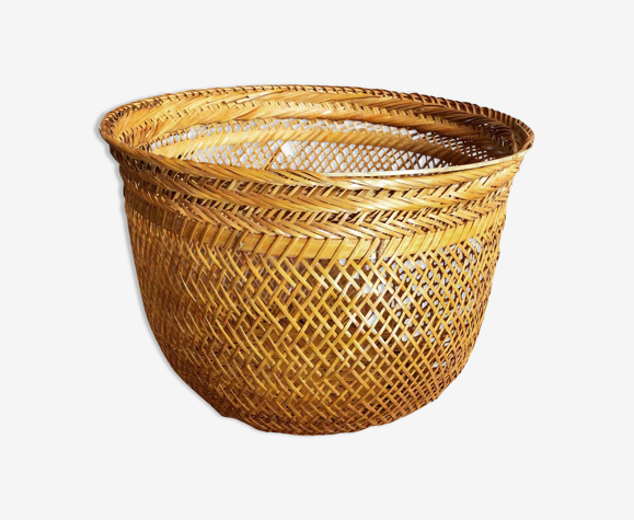 Panier en rotin tressé ajouré