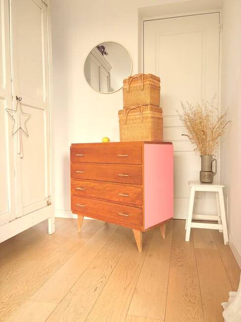 Vintage "Raspberry" chest of drawers