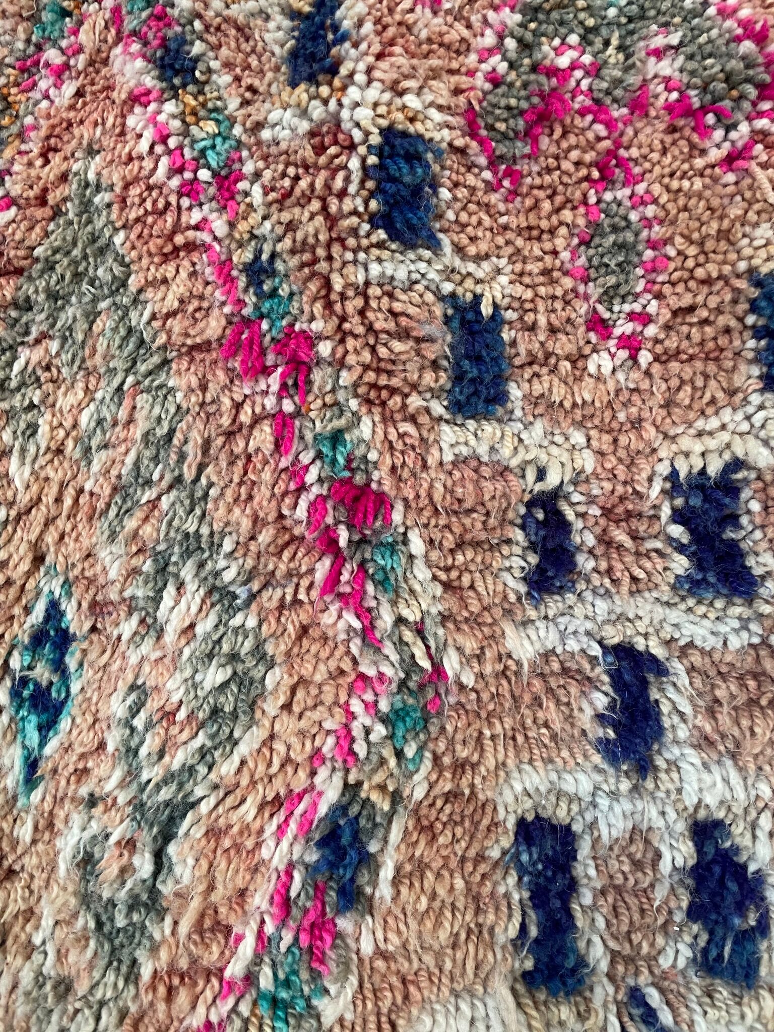 Vintage Berber rug Beni Mguild