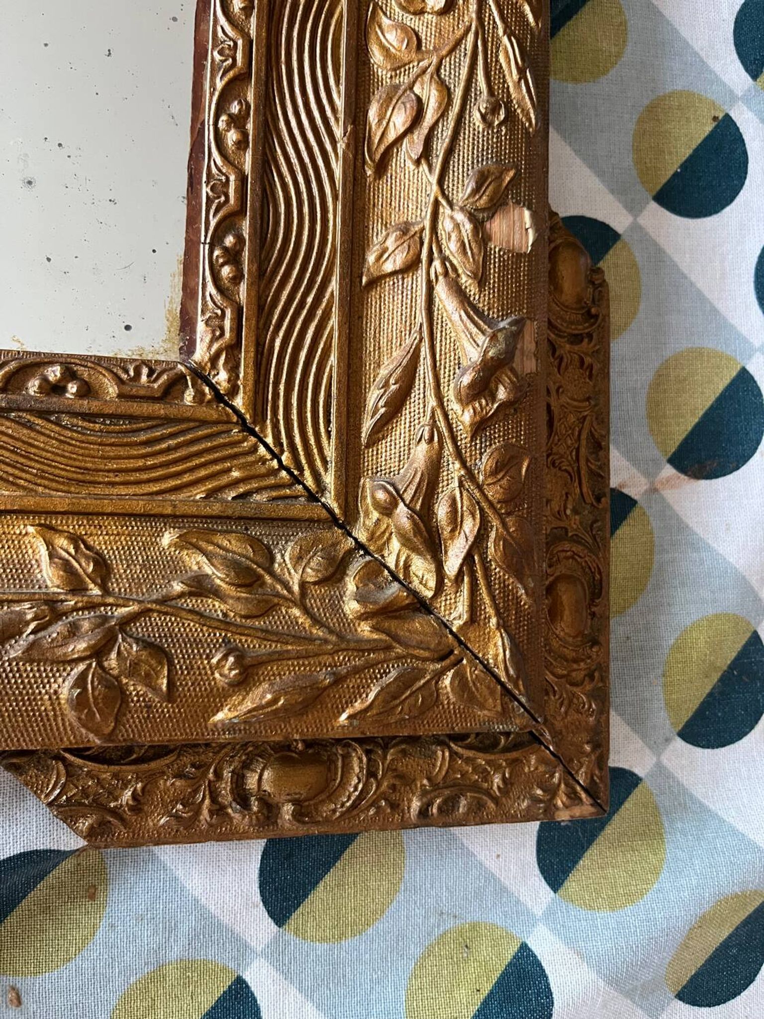 Miroir doré trumeau cheminée fin 19e ancien fronton sculpté