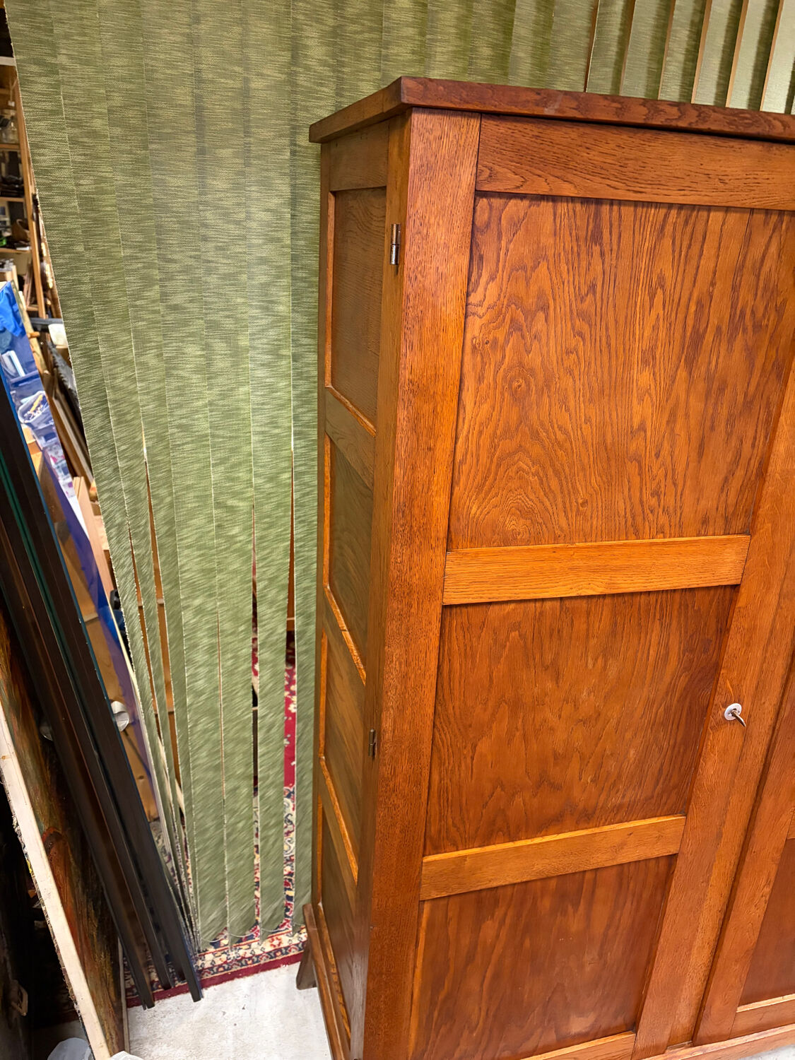 René Gabriel designed wardrobe shoulder reconstruction.