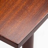Table basse avec étagère ajourée