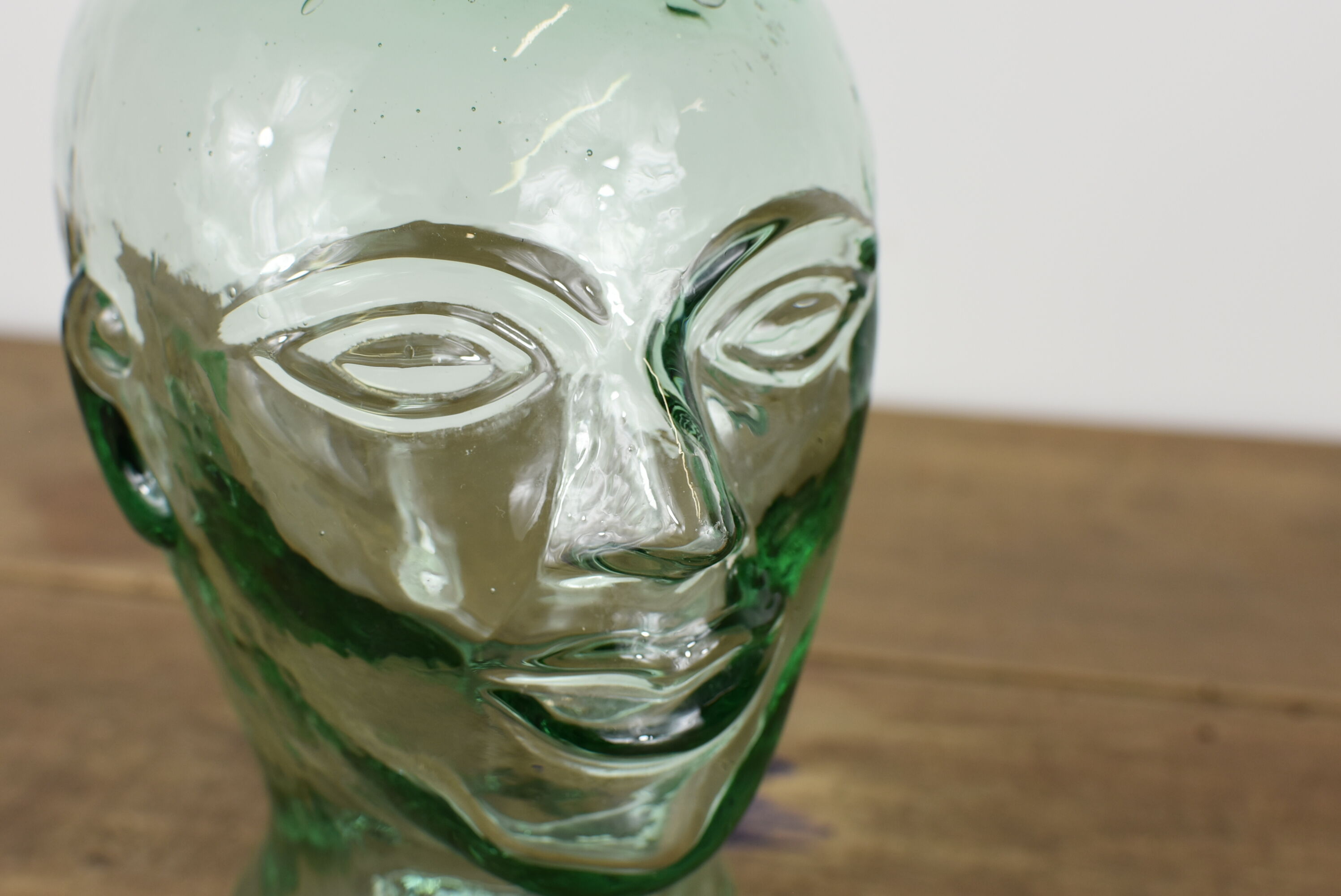 Decorative glass head