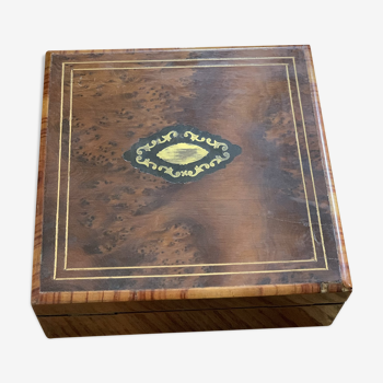 Inlaid wood jewelry box with brass marquetry decoration