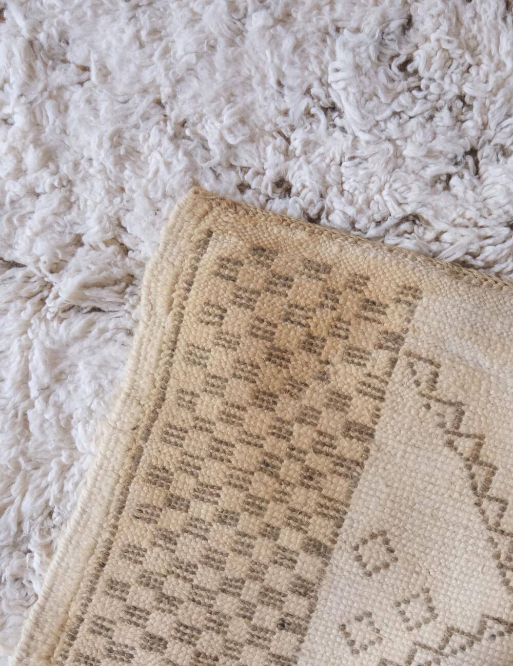 Vintage White Berber Rug - 318 x 180 cm