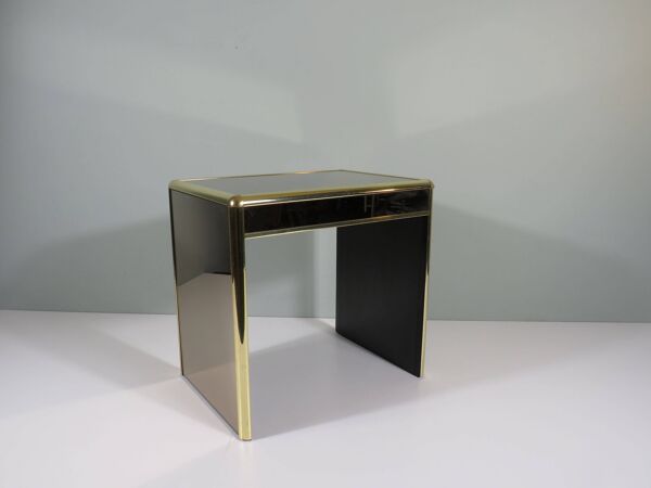 Table d'appoint ou table bout de canapé de style Hollywood Regency.