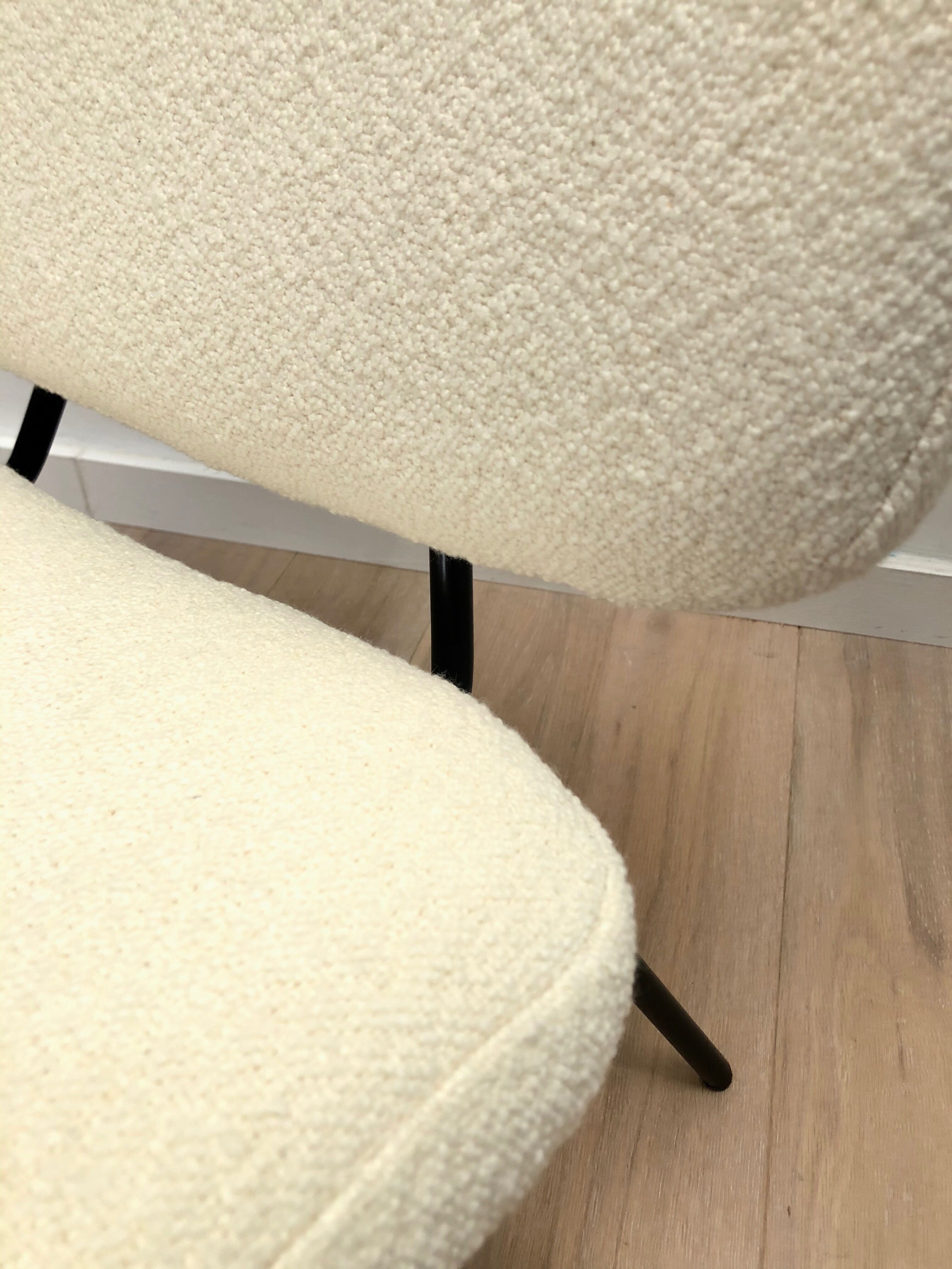 Pierre Paulin's CM 190 heater for Thonet with Lelièvre buckle