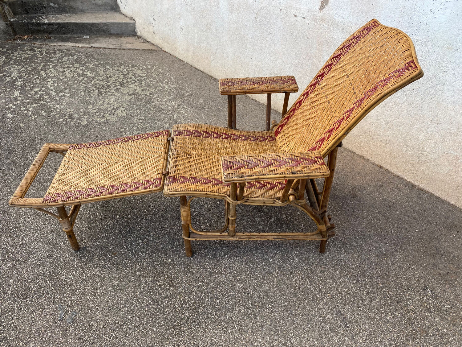 Wicker lounge chair