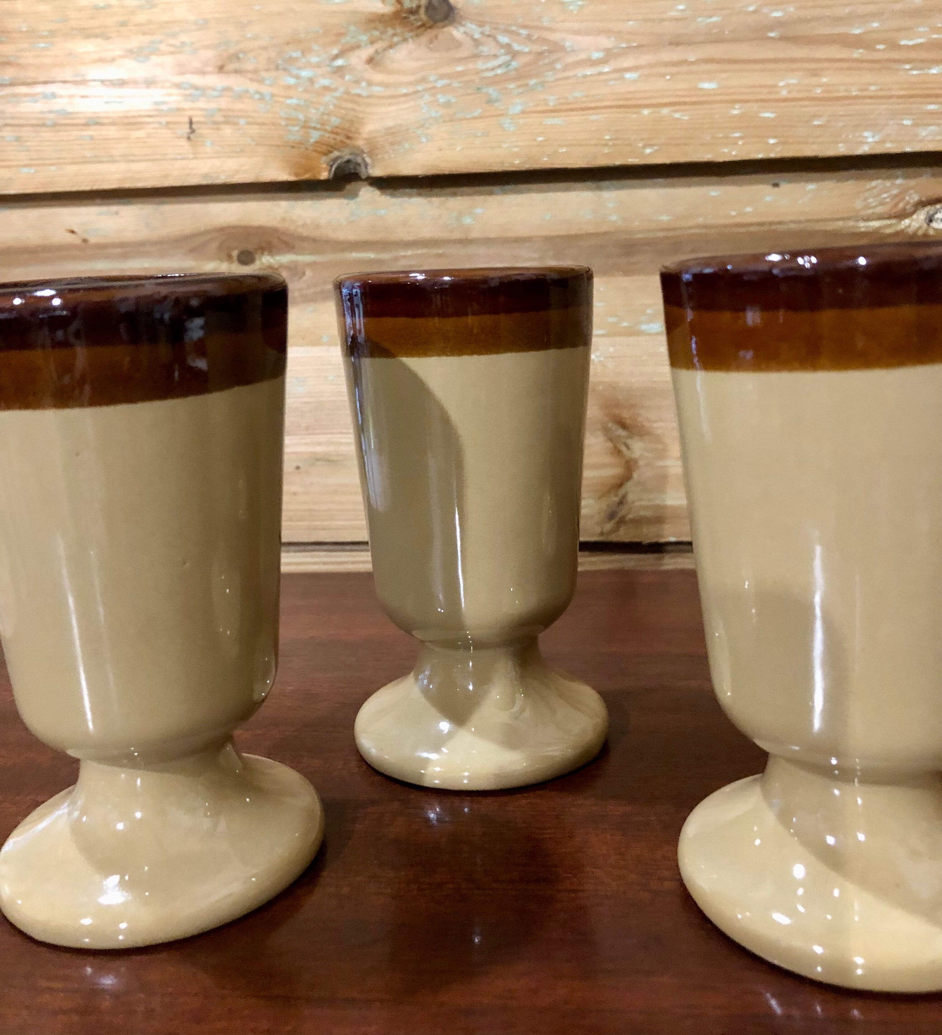 Enamelled stoneware mugs