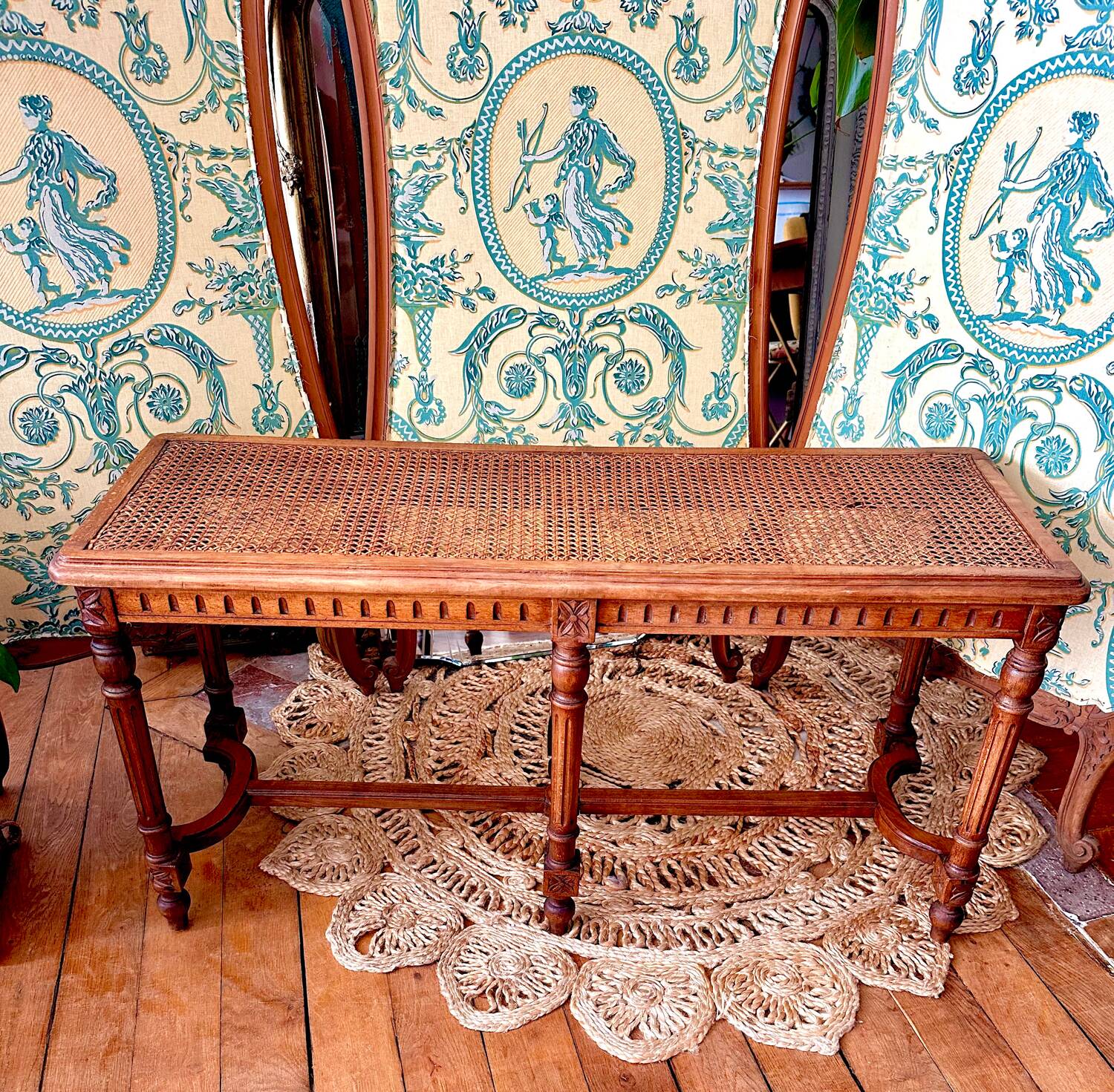 Piano bench seat in cane