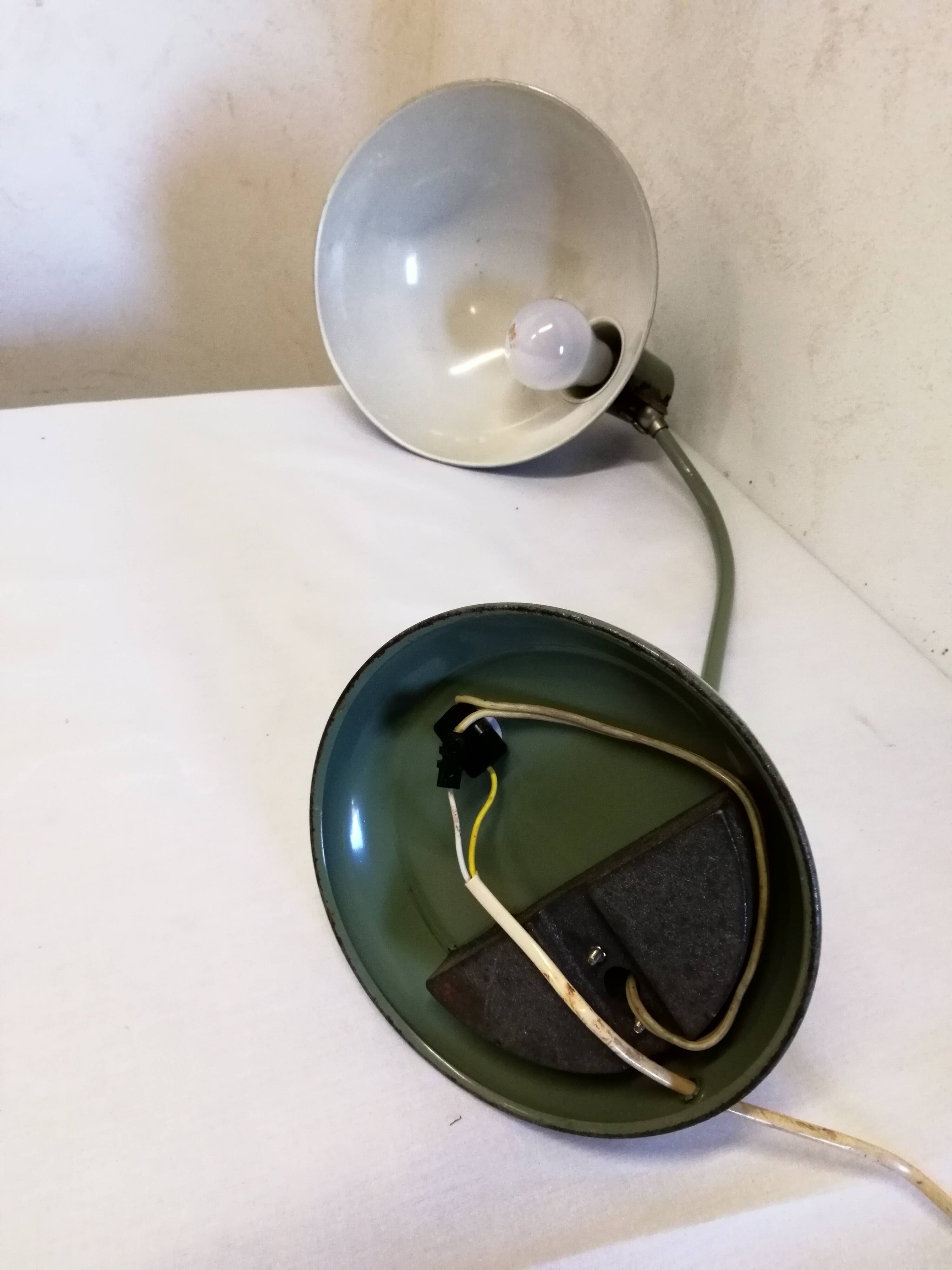 Industrial articulated desk lamp