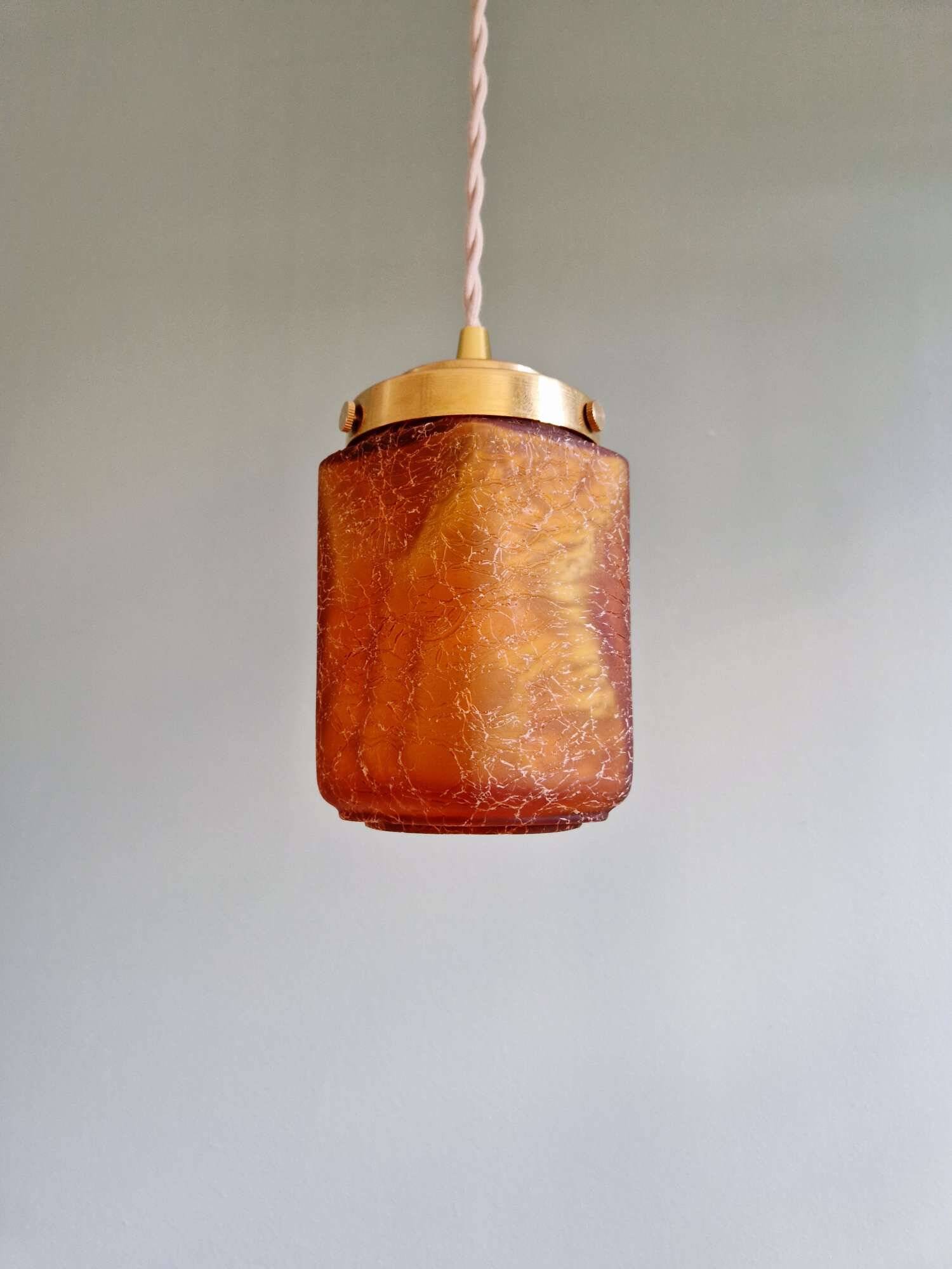 Suspension art déco en verre craquelé couleur ambre, 1920-30