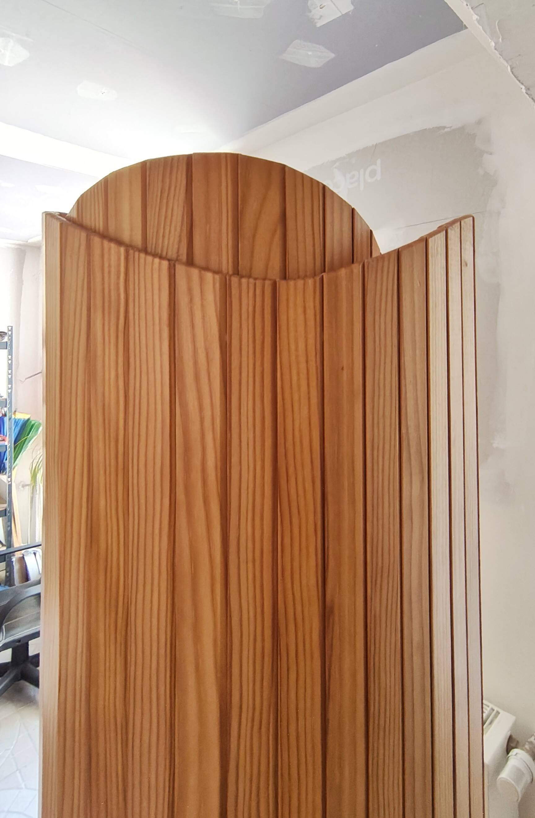 Vintage wooden wavy screen by Baumann