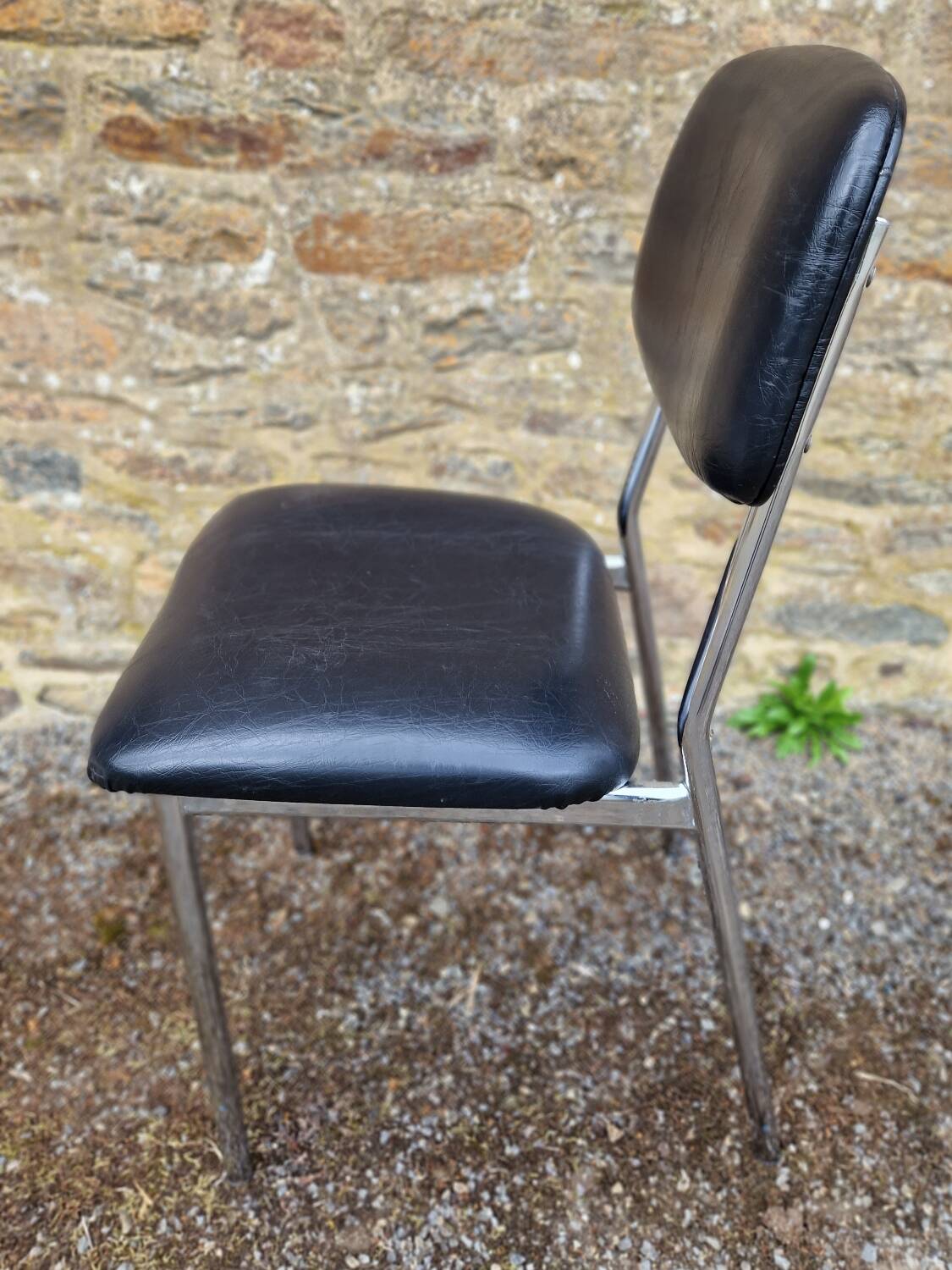 Vintage office chair in black skai