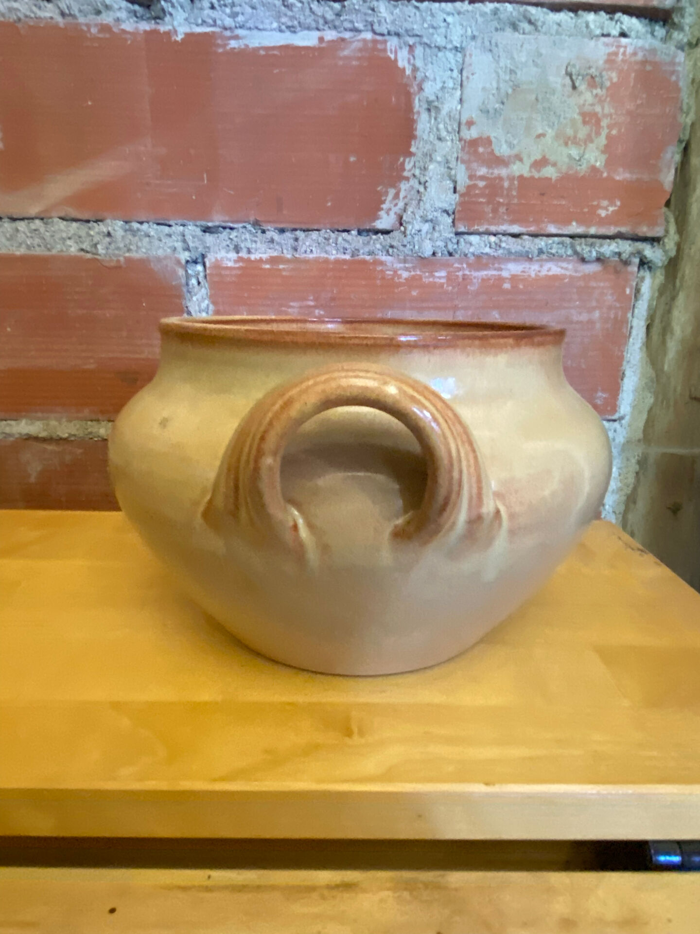 Soupière et 6 bols anciens Vallauris en céramique beige, années 50