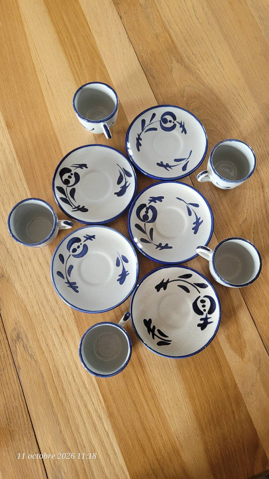 5 cups and saucers St Clément