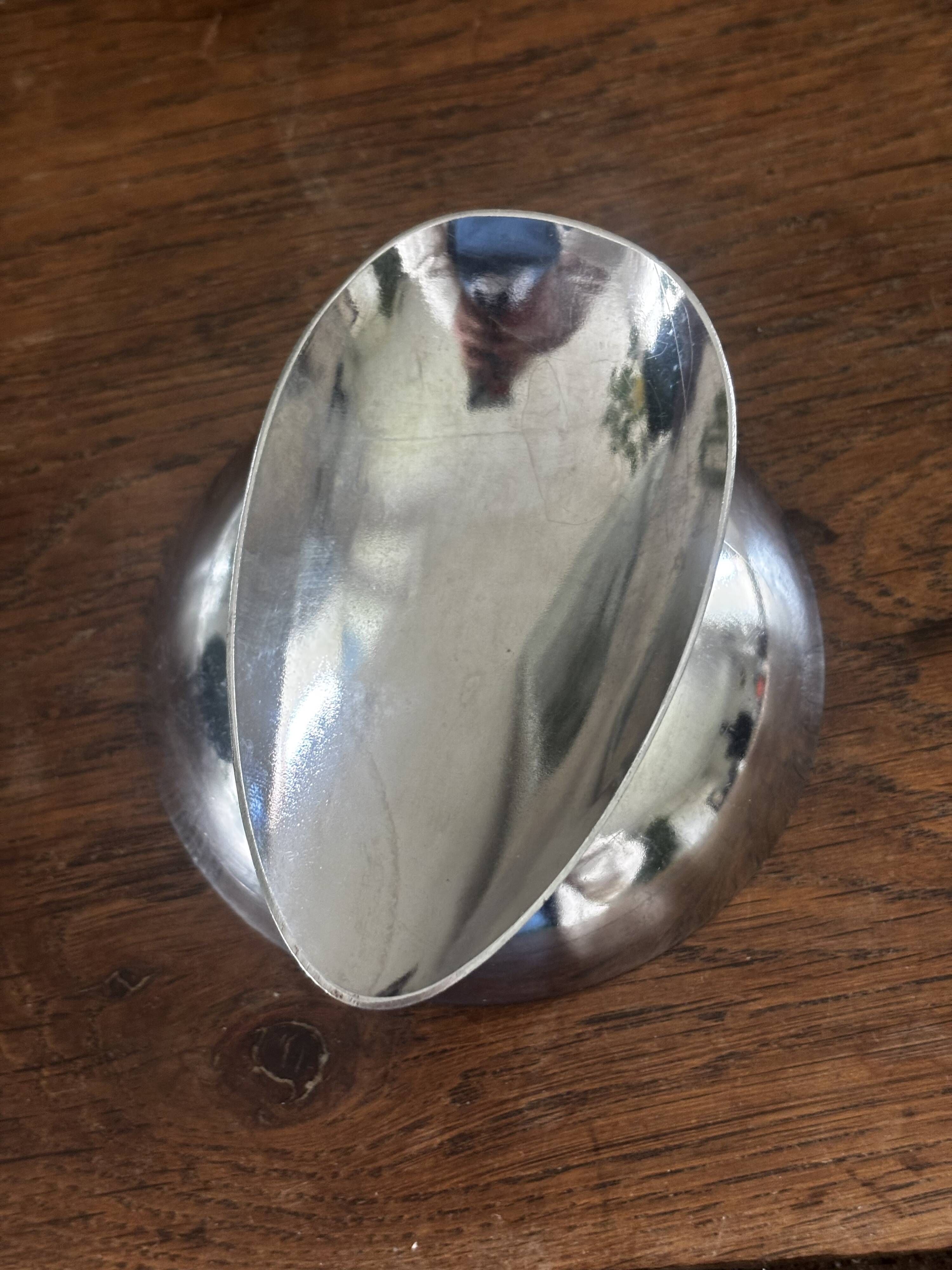 Vintage set of 6 stainless steel bowls, two-in-one design for ice cream and avocados.