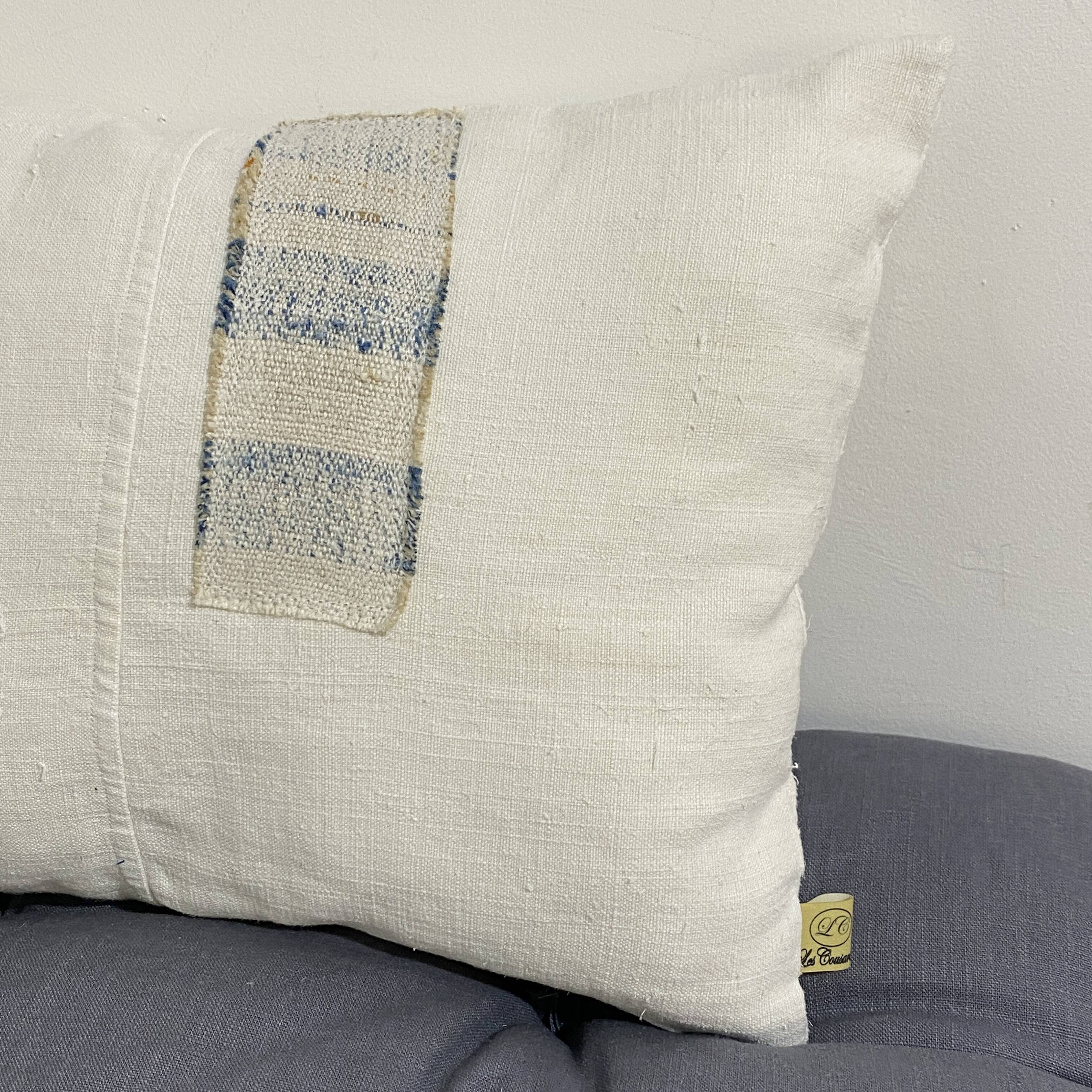 Coussin artisanal en toile ancienne style Kilim