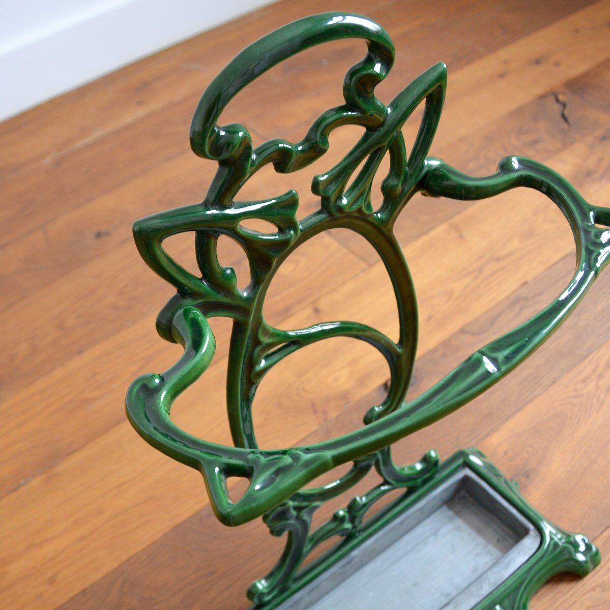 Enamelled cast door Castirone 1900