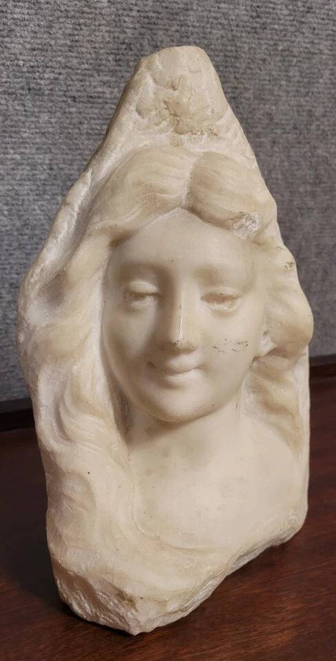 Lebrun: Bust of a young girl sculpted in white marble, Art Nouveau period