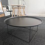Black table B&B Italia by Patricia Urquiola
