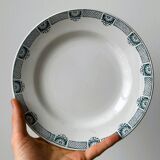 Set of 5 Saint Amand iron earth plates.