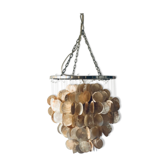 Suspension mother-of-pearl grapevines