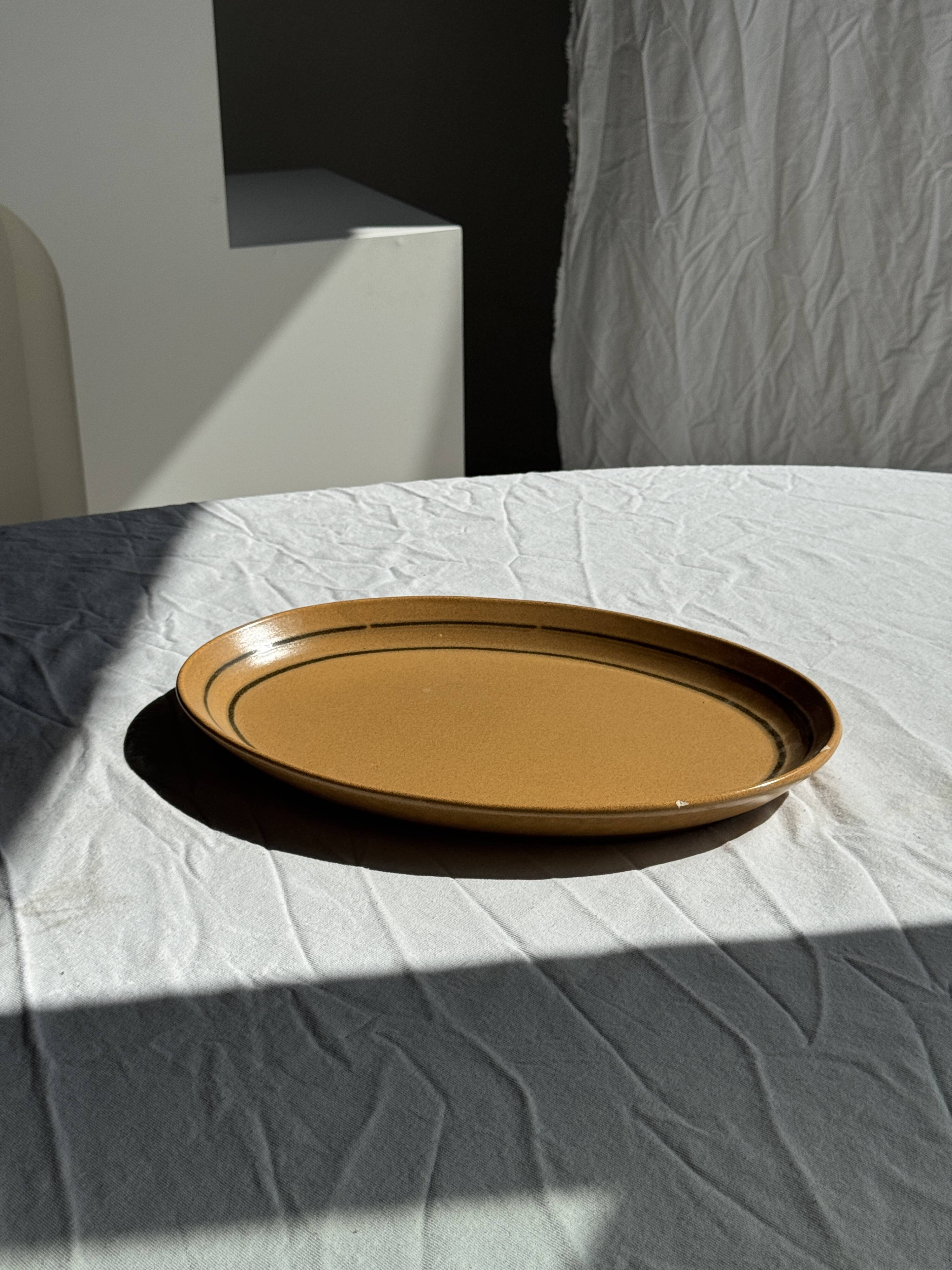 Large oval Sarreguemines stoneware dish with brown border 27x37