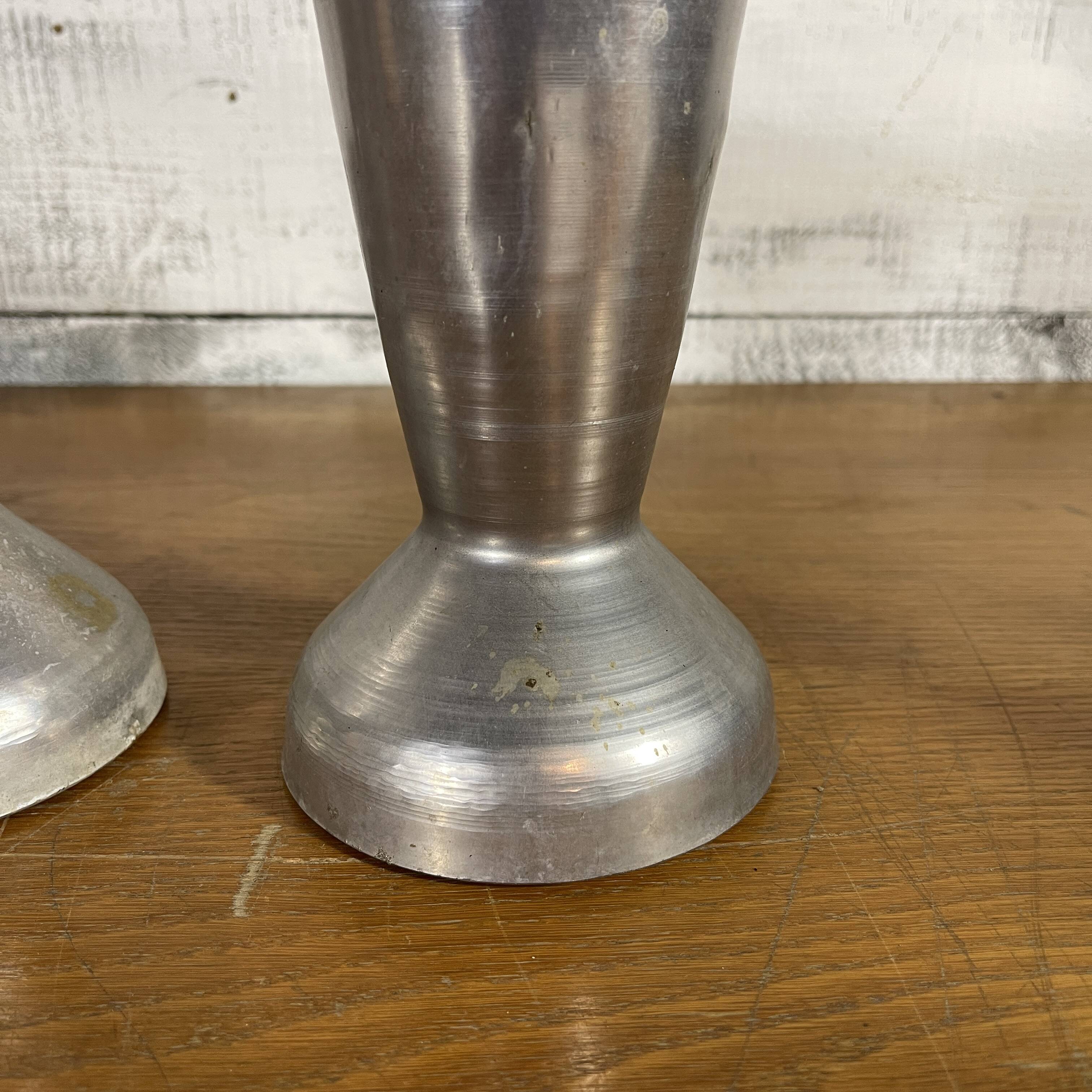 Paire de vase en alu
