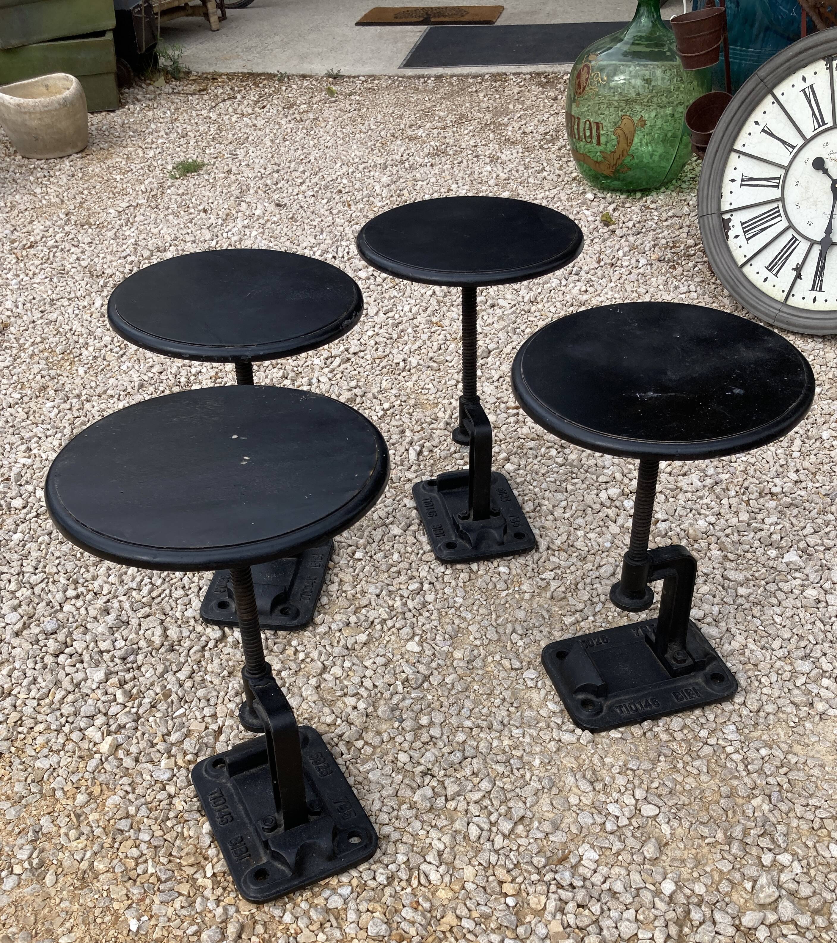 4 tabourets réglables noirs
