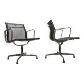 Paire de fauteuil de bureau Eames EA108 Vitra