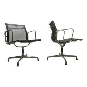 Paire de fauteuil de bureau Eames EA108 Vitra