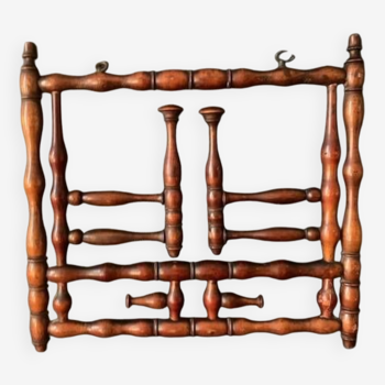 Wall-mounted and foldable coat rack in Victorian turned wood, 19th century, English