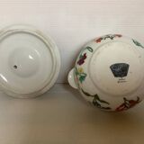 Paire de cassolettes avec couvercles en porcelaine de Paris