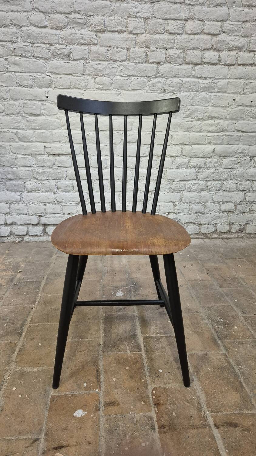 Fanett-style bistro chair