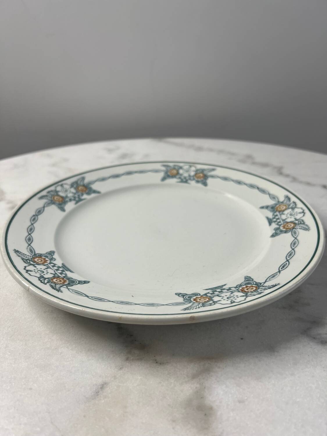 Assiette plate St Amand Corbeille de fleurs